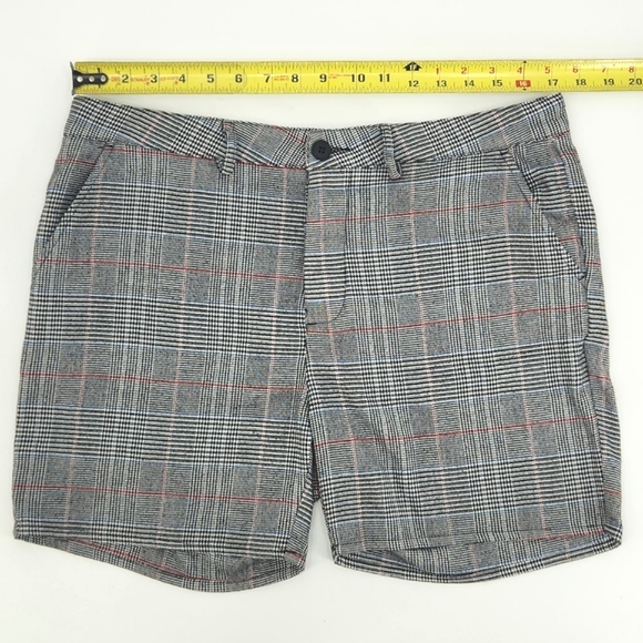 Asos Plaid Houndstooth Flat Front Shorts Womens Size 36 Black, White, Blue & Red - Picture 9 of 13
